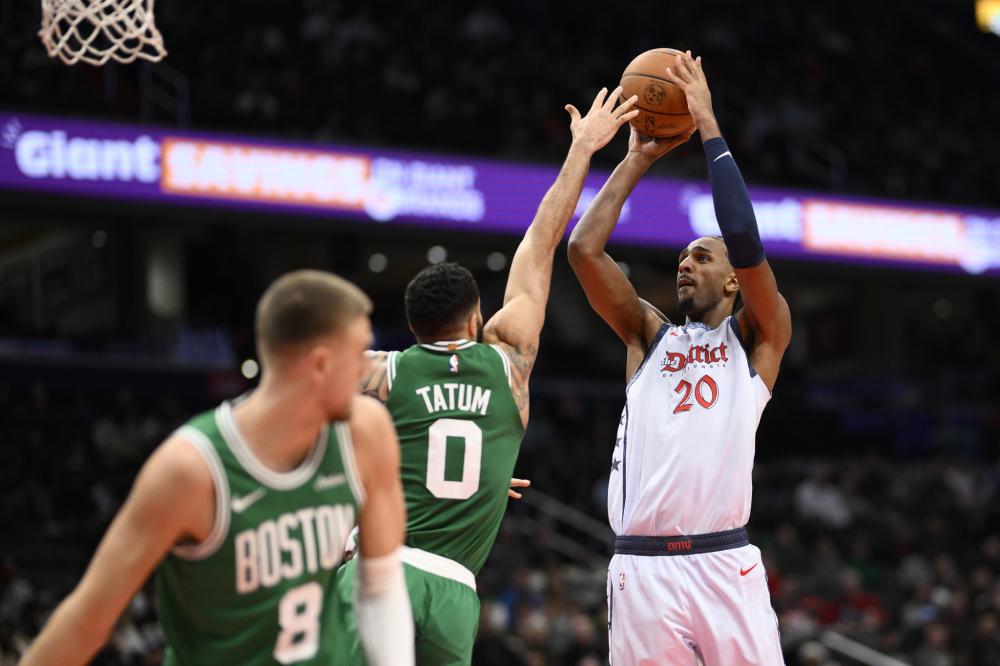 场热身赛中 场热身赛中